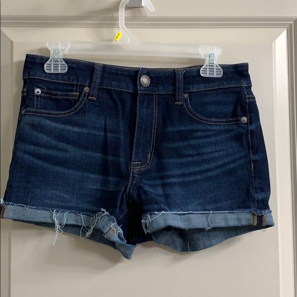 Size 6 American eagle shorts